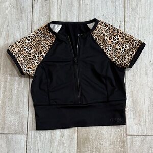 [GUESS] Black/Leopard Print Short Sleeve Swim Top - Size Medium